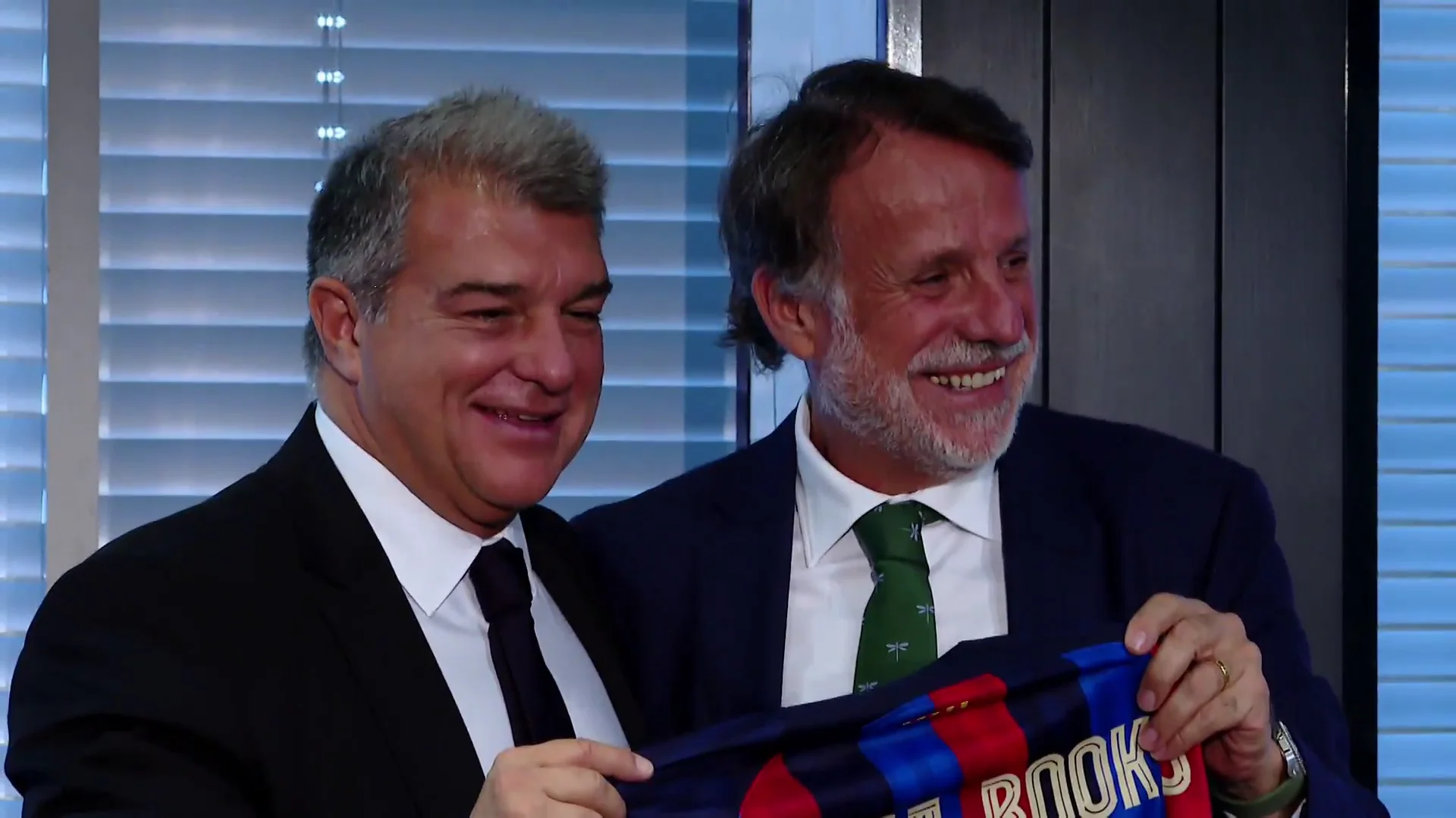 Joan Laporta y Jos&eacute; Creuheras en la presentaci&oacute;n de 'Bar&ccedil;a Books'