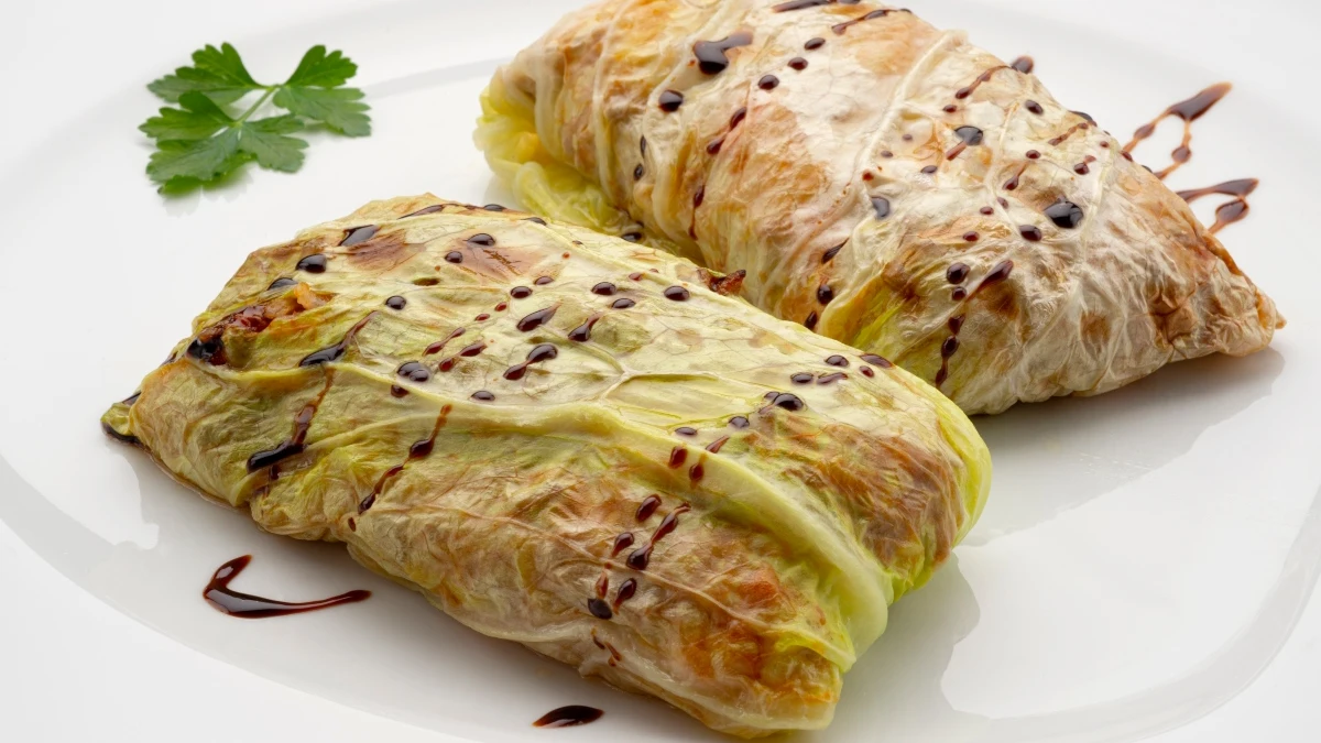 La receta barata y vers&aacute;til de Argui&ntilde;ano: col rellena de carne picada