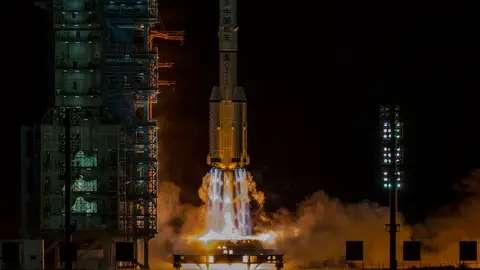 Imagen del lanzamiento de The Shenzhou-13 (Long March-2F) Imagen del lanzamiento de The Shenzhou-13 (Long March-2F)