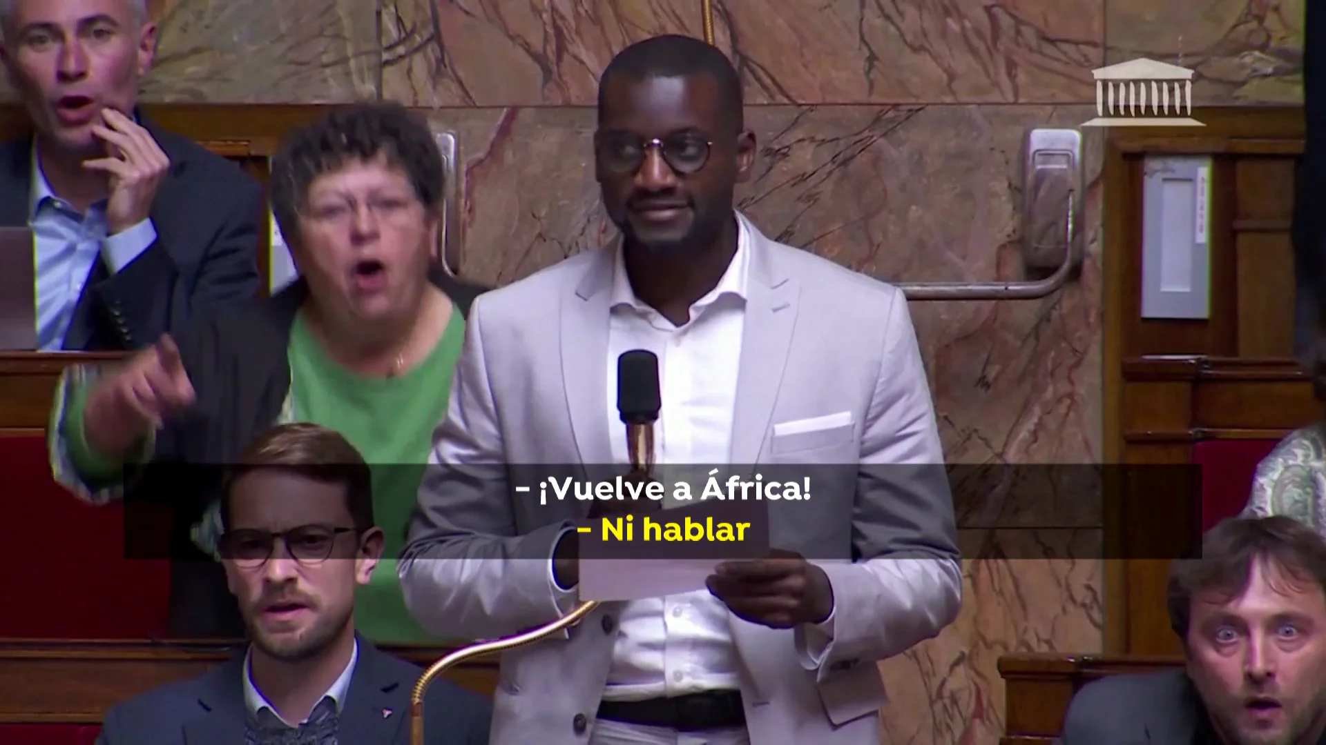 "Vuélvete a África" "Vuélvete a África"