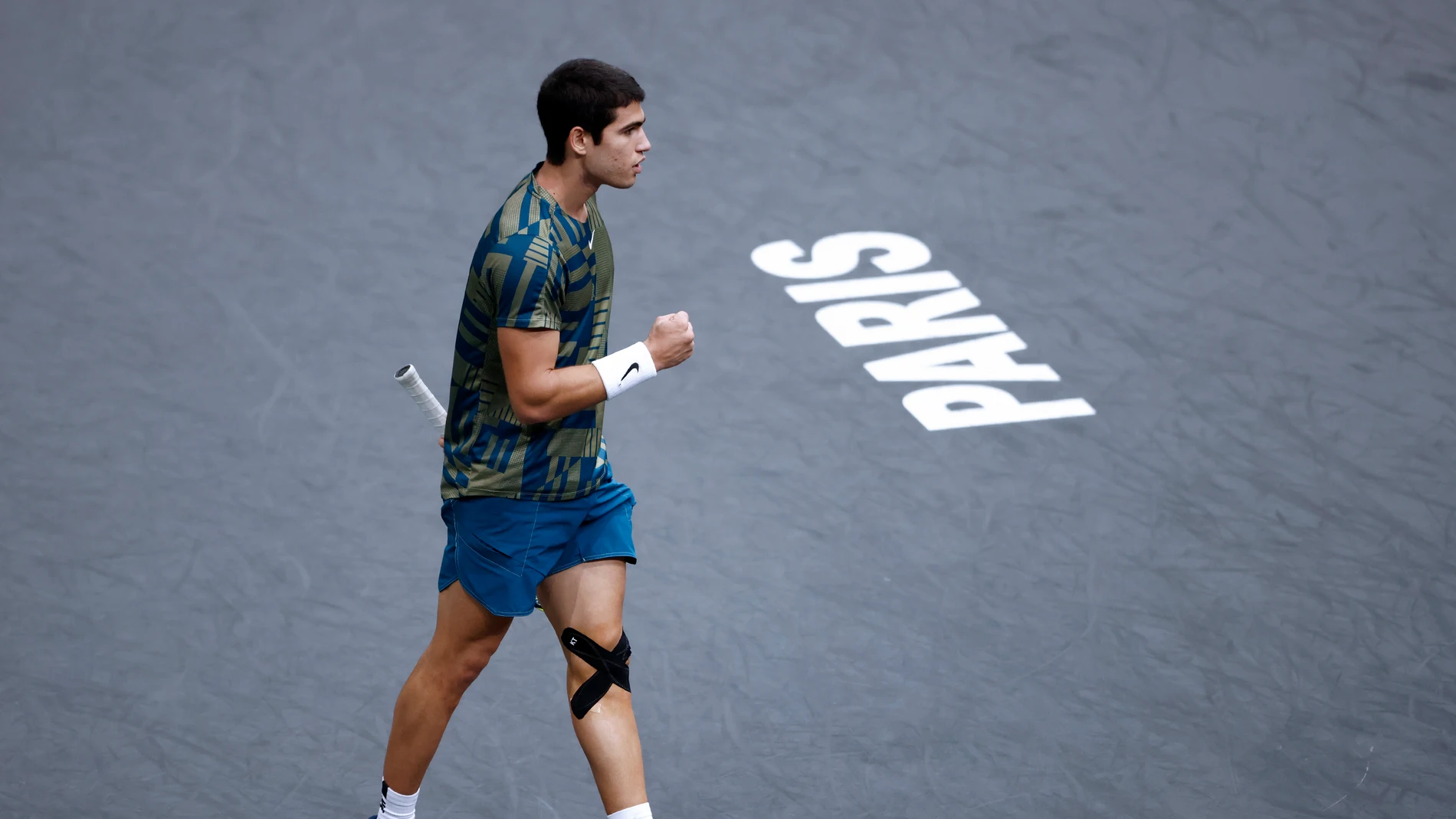 Carlos Alcaraz celebra un punto en el Masters 1.000 de París-Bercy Carlos Alcaraz celebra un punto en el Masters 1.000 de París-Bercy