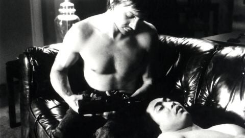 Jeremy Renner como Jeffrey Dahmer
