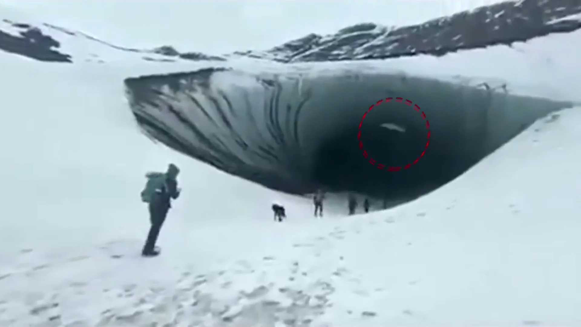 El momento del accidente del turista
