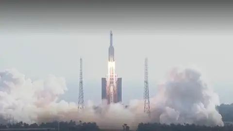 El despegue del cohete chino El despegue del cohete chino