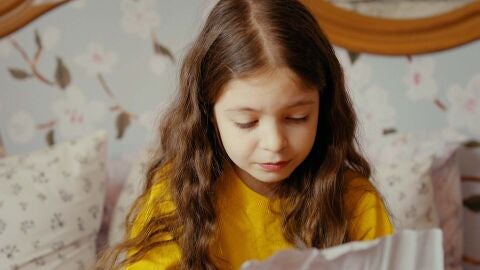 Sancar le entrega a Melek la carta que le dejó su madre: "Te quiero más que a nadie. Nunca lo olvides"