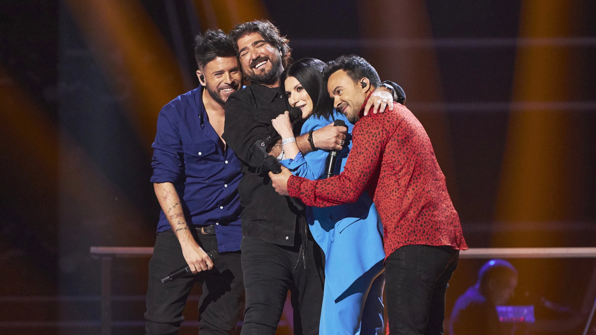 Laura Pausini, Luis Fonsi, Pablo López y Antonio Orozco, pura emoción cantando ‘Entre sobras y sobras me faltas’ en ‘La Voz’