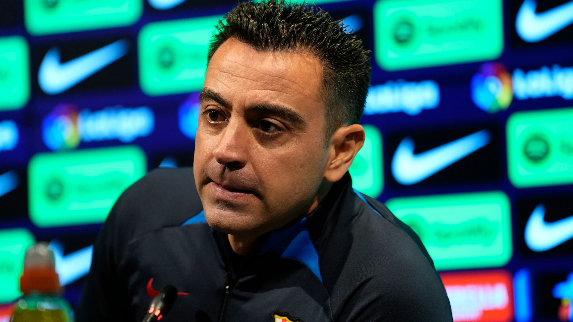 El técnico del FC Barcelona, Xavi Hernández, durante la rueda de prensa