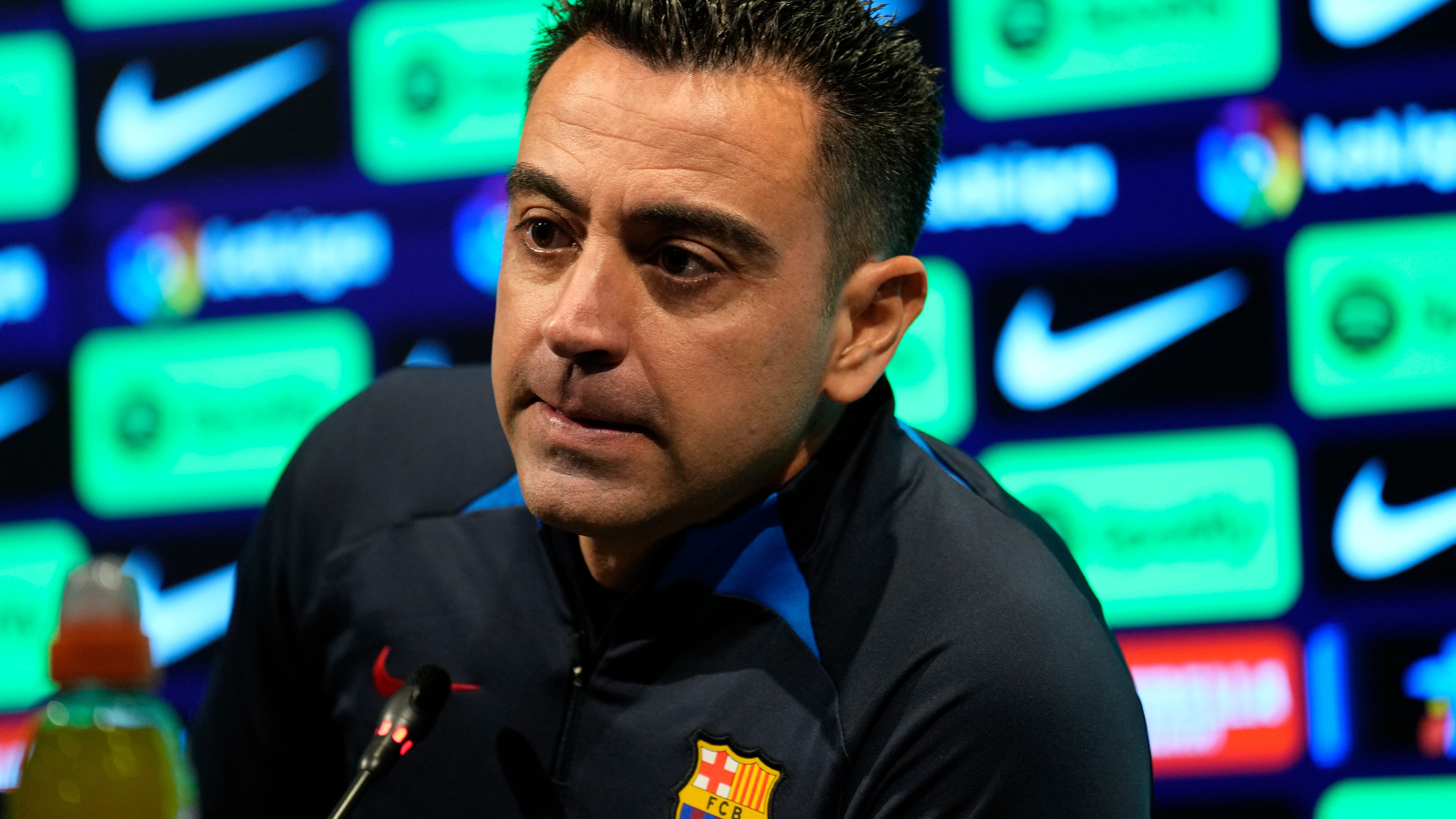 El técnico del FC Barcelona, Xavi Hernández, durante la rueda de prensa El técnico del FC Barcelona, Xavi Hernández, durante la rueda de prensa