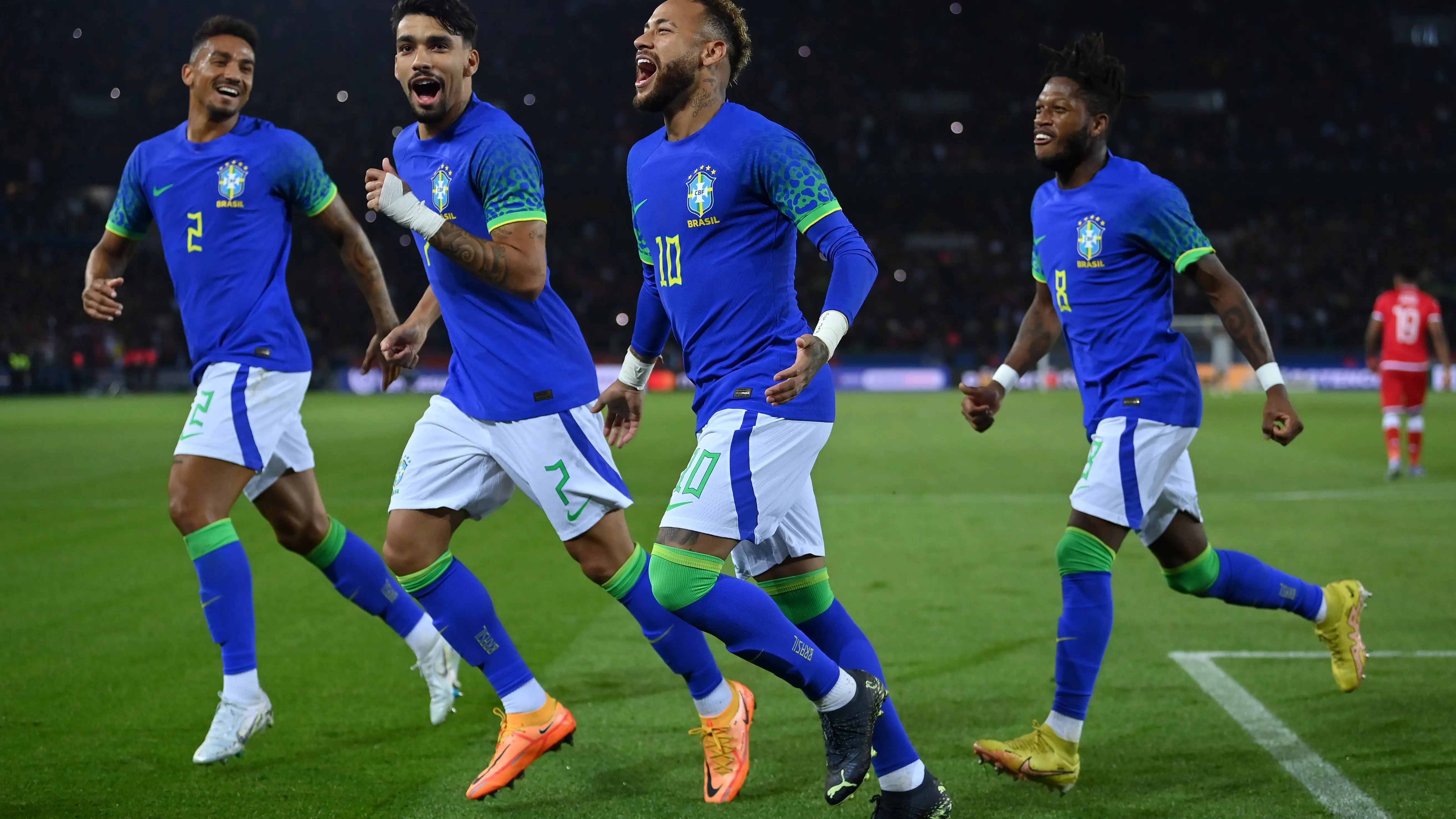 La selecci&oacute;n de Brasil celebrando un gol