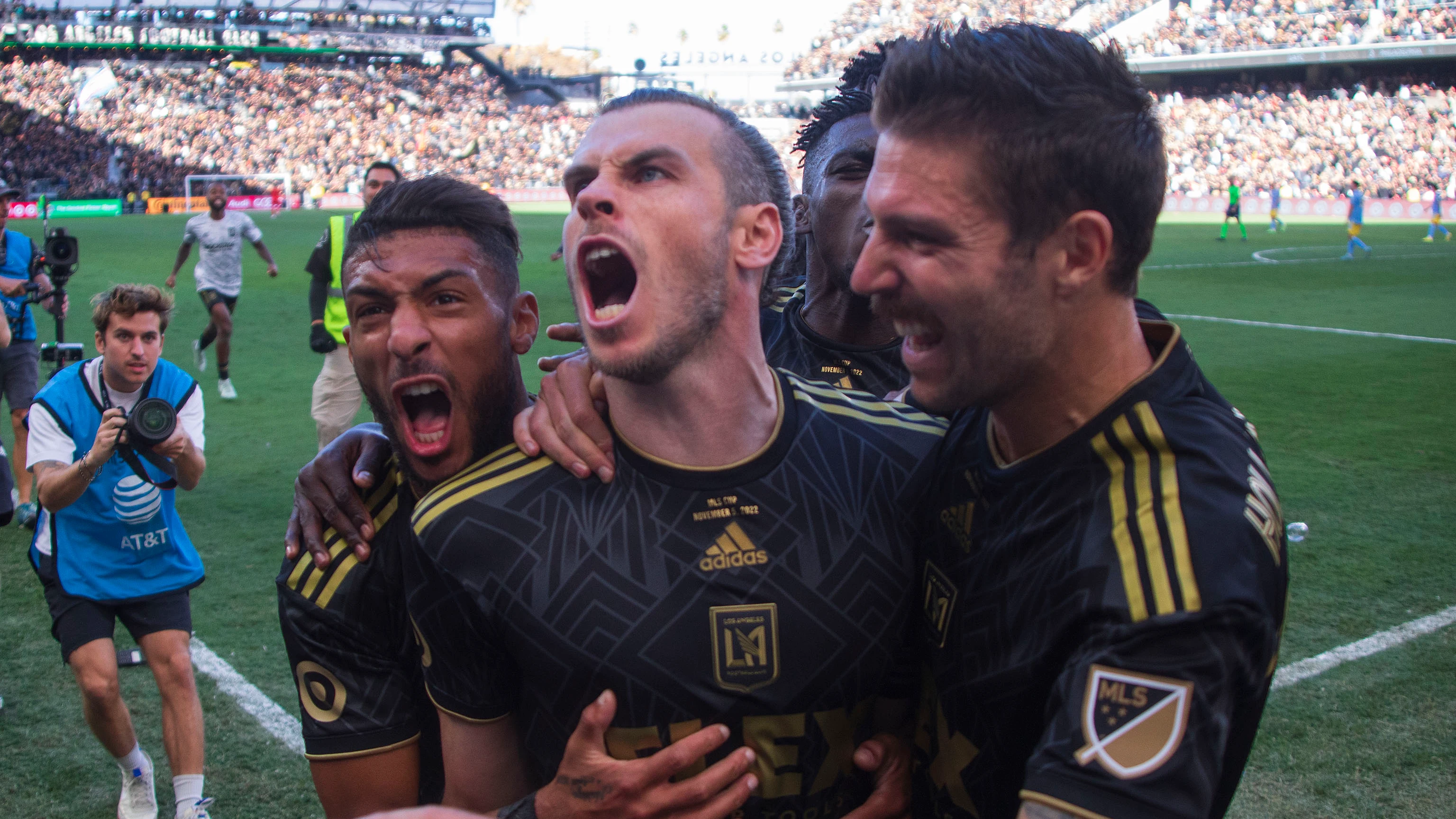 Gareth Bale vuelve a ser decisivo en una final: golazo en el 128 para empatar y 'darle' la MLS a Los &Aacute;ngeles