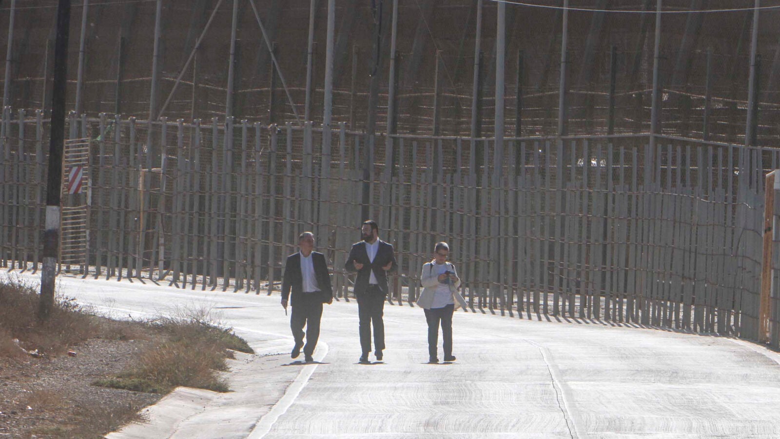 Varios de los diputados de visita en Melilla creen que hubo fallecidos en la zona controlada por España 
