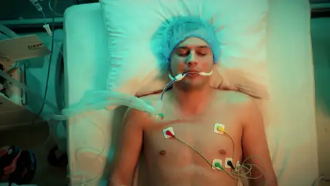 Oğulcan, entre la vida y la muerte tras haber recibido un disparo: ¿Se pondrá bien? Oğulcan, entre la vida y la muerte tras haber recibido un disparo: ¿Se pondrá bien?