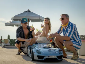 Escena de 'Puñales por la espalda: Glass Onion' Escena de 'Puñales por la espalda: Glass Onion'