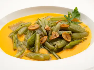 ¡Tres platos en uno! Borraja con puré de calabaza, de Arguiñano ¡Tres platos en uno! Borraja con puré de calabaza, de Arguiñano
