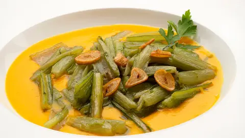 ¡Tres platos en uno! Borraja con puré de calabaza, de Arguiñano ¡Tres platos en uno! Borraja con puré de calabaza, de Arguiñano