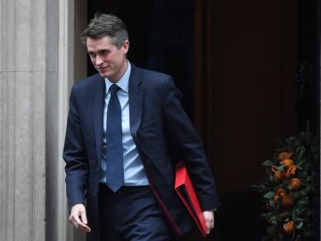 Gavin Williamson, investigado por mensajes abusivos