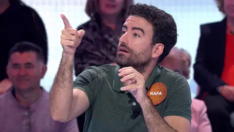 Roberto Leal ha hecho una recapitulación del número de programas y la cifra acumulada que Rafa lleva a sus espaldas en el programa. Pero ha sido Orestes quien se ha percatado de este detalle que ha sorprendido a todos los presentes. Roberto Leal ha hecho una recapitulación del número de programas y la cifra acumulada que Rafa lleva a sus espaldas en el programa. Pero ha sido Orestes quien se ha percatado de este detalle que ha sorprendido a todos los presentes.