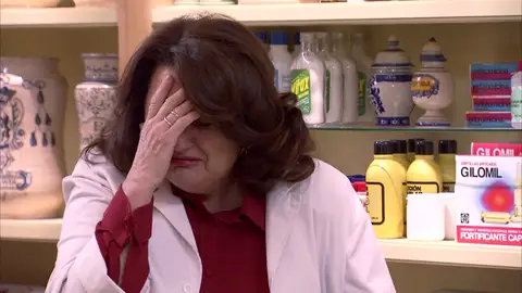 Doña Paz le propina un bofetón a Hugo tras enterarse de que ha recaído en las drogas Doña Paz le propina un bofetón a Hugo tras enterarse de que ha recaído en las drogas