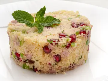 Ensalada de cuscús con granada Arguiñano: ensalada de cuscús con granada, "muy fácil, muy rica y muy rápida"