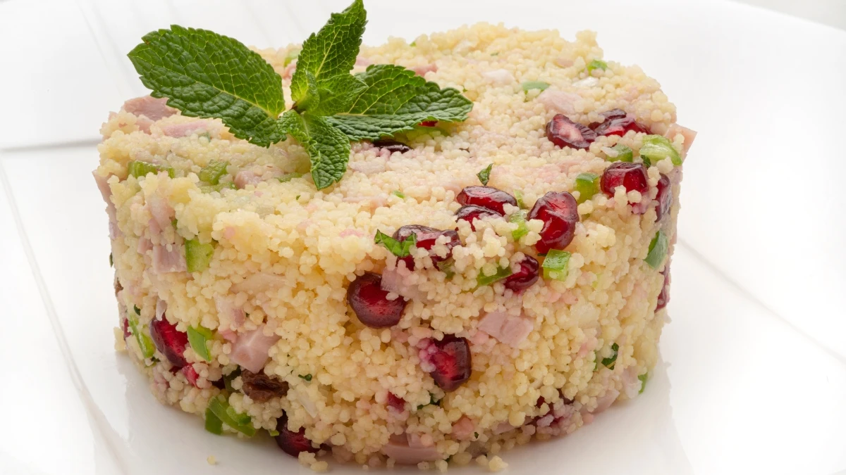 Ensalada de cuscús con granada Arguiñano: ensalada de cuscús con granada, "muy fácil, muy rica y muy rápida"