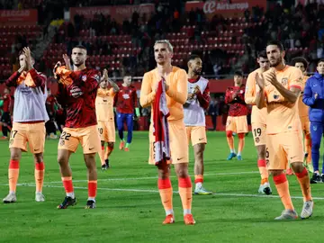 Los jugadores del Atlético de Madrid tras caer ante el Mallorca en Son Moix Los jugadores del Atlético de Madrid tras caer ante el Mallorca en Son Moix