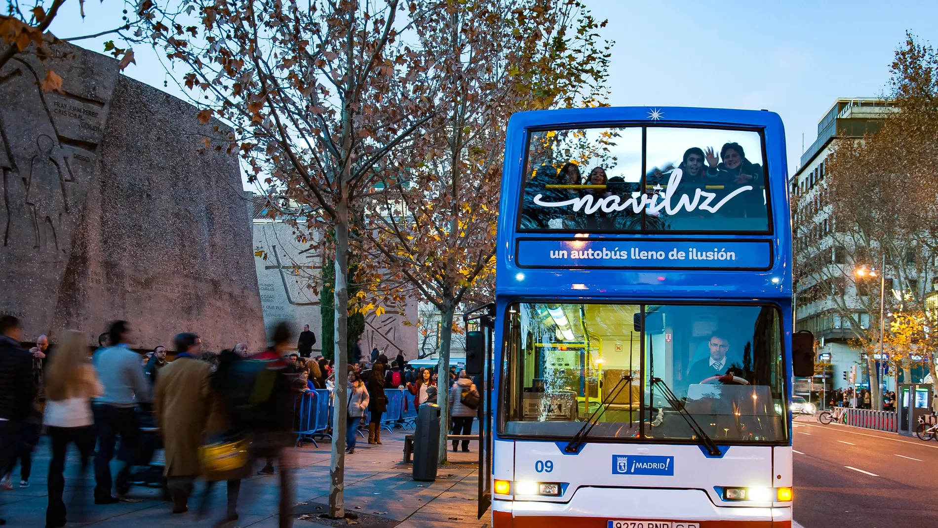 Naviluz, el autobús de las luces de Navidad de Madrid