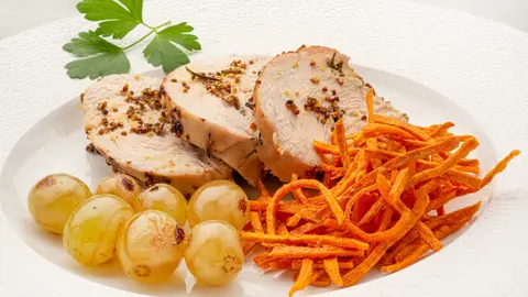Receta baja en grasa: pavo a la mostaza con uvas y boniato, de Karlos Arguiñano Receta baja en grasa: pavo a la mostaza con uvas y boniato, de Karlos Arguiñano