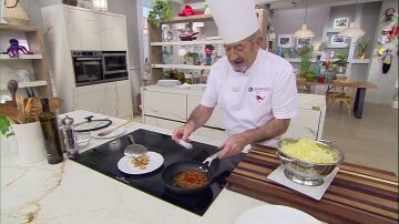 Añade el pimentón