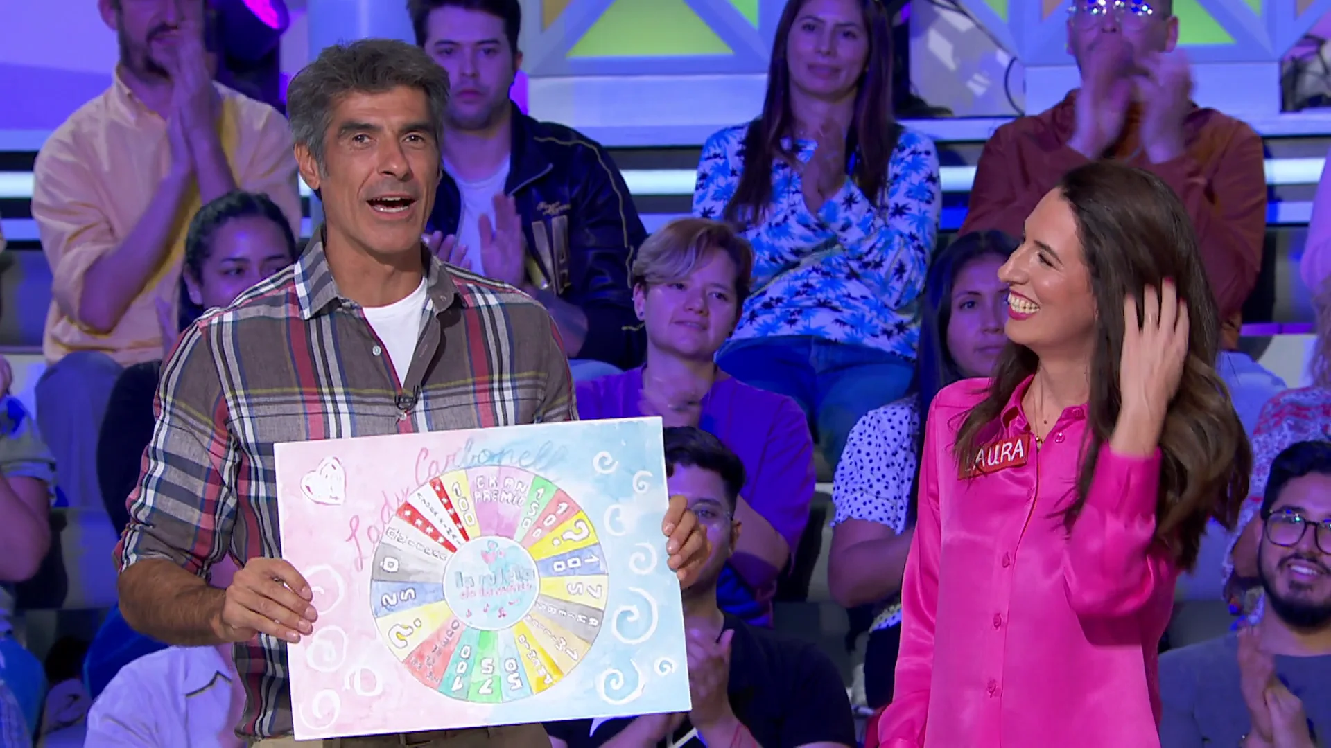 El artesanal regalo de Laura con el que se ha ganado al p&uacute;blico de &lsquo;La ruleta de la suerte&rsquo;