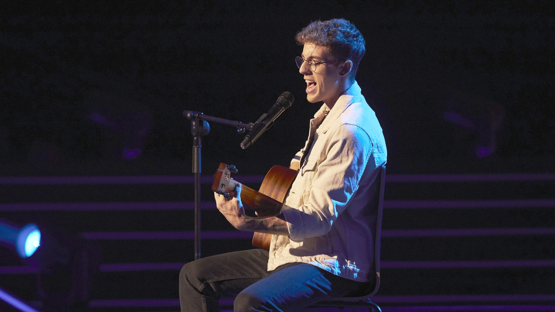 Javier Santacruz revoluciona con la versión más personal de ‘Blinding lights’ en ‘La Voz’ Javier Santacruz revoluciona con la versión más personal de ‘Blinding lights’ en ‘La Voz’