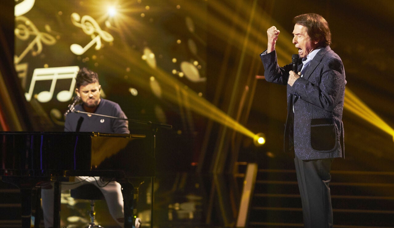 &iexcl;Historia de la tele! Raphael y Pablo L&oacute;pez realizan una espectacular actuaci&oacute;n juntos en &lsquo;La Voz&rsquo; 