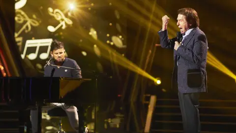 ¡Historia de la tele! Raphael y Pablo López realizan una espectacular actuación juntos en ‘La Voz’ ¡Historia de la tele! Raphael y Pablo López realizan una espectacular actuación juntos en ‘La Voz’