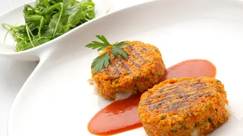 Hamburguesas de calabaza Cocina vegetariana de Arguiñano: receta de hamburguesas de calabaza, rica, saludable y de temporada