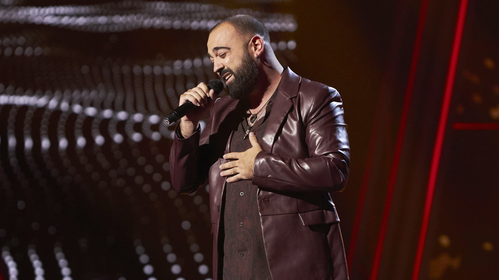 José Carlos Escobar realiza una íntima versión de ‘Un vestido y un amor’ en ‘La Voz’ José Carlos Escobar realiza una íntima versión de ‘Un vestido y un amor’ en ‘La Voz’