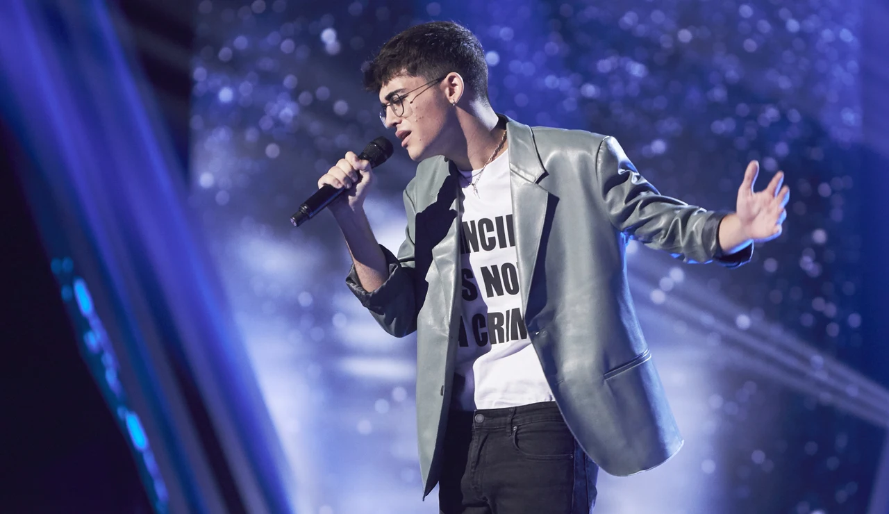 Álvaro Santos se atreve en los Asaltos con una dulce versión de un tema de James Arthur