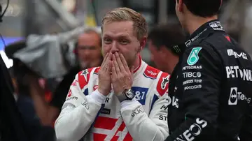 Kevin Magnussen, de Haas, consigue la pole en una clasificación loca en el GP de Brasil 