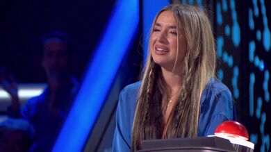 Lola Índigo, un mar de lágrimas al recordar una triste pérdida en su vida: “Necesitaba escuchar esta canción”