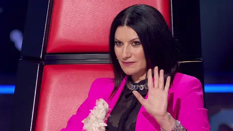 “Estos españoles complicados”: Laura Pausini premia la rebeldía de Javier Santacruz en los Asaltos “Estos españoles complicados”: Laura Pausini premia la rebeldía de Javier Santacruz en los Asaltos