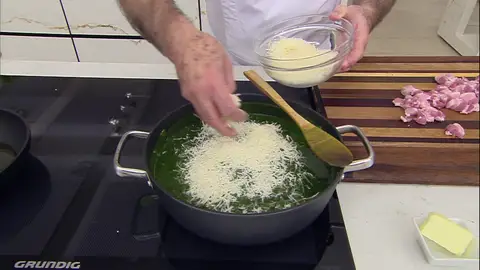Agrega queso rallado Agrega queso rallado