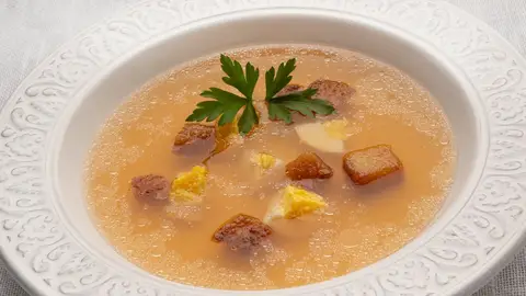 Consomé al caramelo, la receta de Arguiñano para los fríos días de invierno Consomé al caramelo, la receta de Arguiñano para los fríos días de invierno