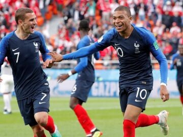 La selección de Francia celebra un gol durante el pasado Mundial