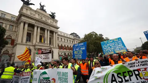 Los huelguistas del transporte advierten a la ministra Raquel Sánchez Los huelguistas del transporte advierten a la ministra Raquel Sánchez