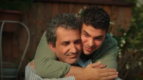 Orhan por fin hace las paces con Kadir: “Te he echado de menos” Orhan y Kadir