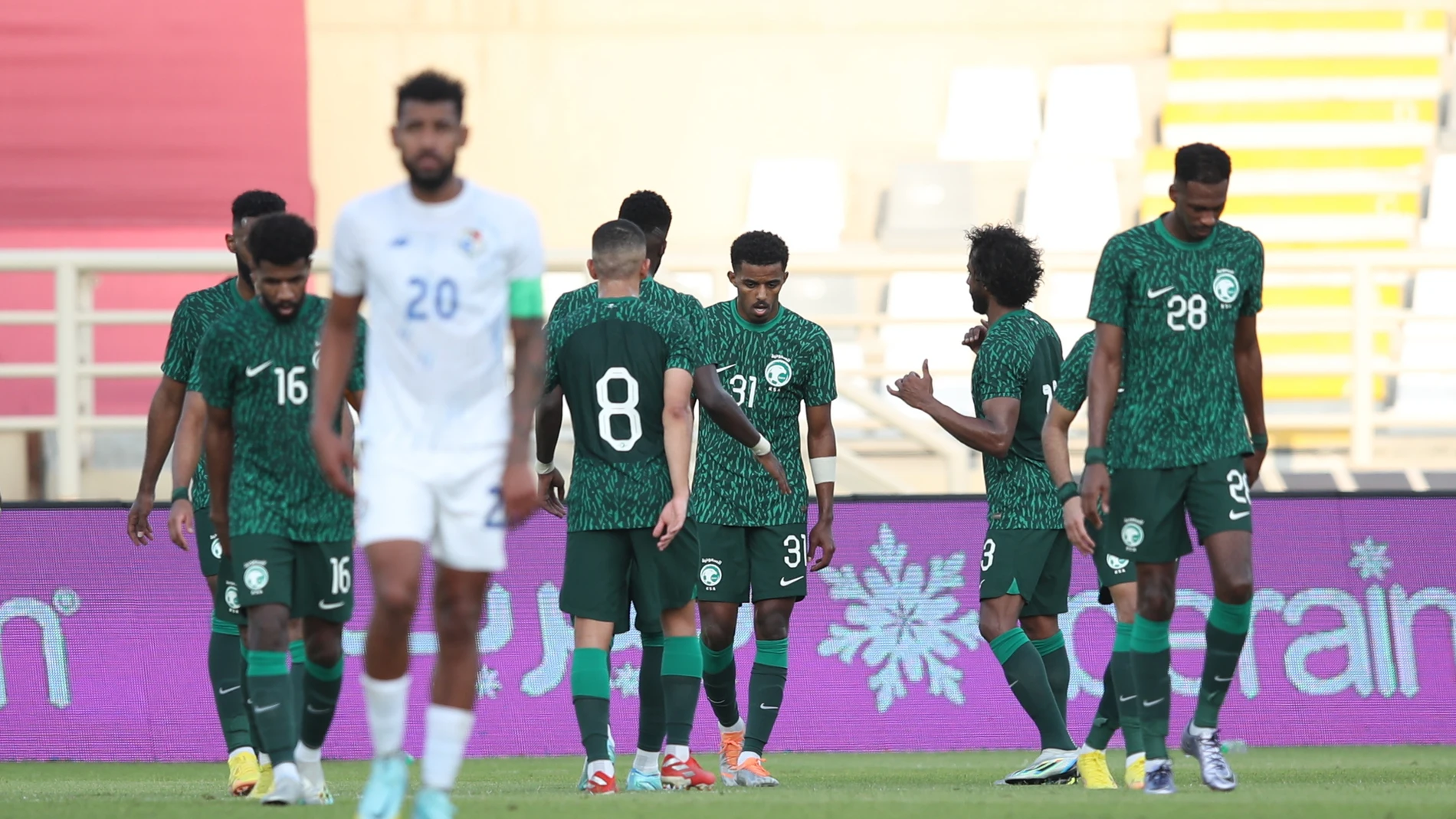 Los jugadores de Arabia Saudí celebran un gol ante Panamá