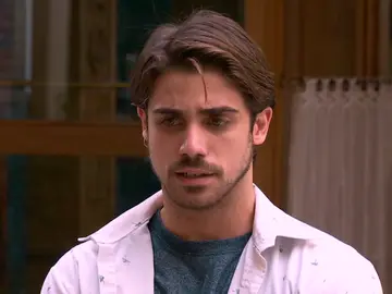Ciriaco, celoso, echa a Alberto de ‘El Asturiano’: “Aquí no tenemos nada para ti” Ciriaco, celoso, echa a Alberto de ‘El Asturiano’: “Aquí no tenemos nada para ti”