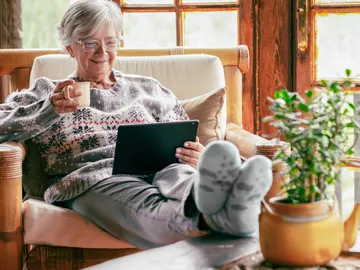 Una anciana en casa Una anciana en casa