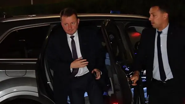 El ministro de Defensa de Polonia, Mariusz Blaszczak, llega a la reunión de emergencia del Gobierno polaco El ministro de Defensa de Polonia, Mariusz Blaszczak, llega a la reunión de emergencia del Gobierno polaco