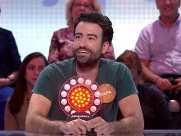 ‘Para no olvidar’ a Rafa cantando y su desliz con un “recuerdo mojado” ‘Para no olvidar’ a Rafa cantando y su desliz con un “recuerdo mojado”