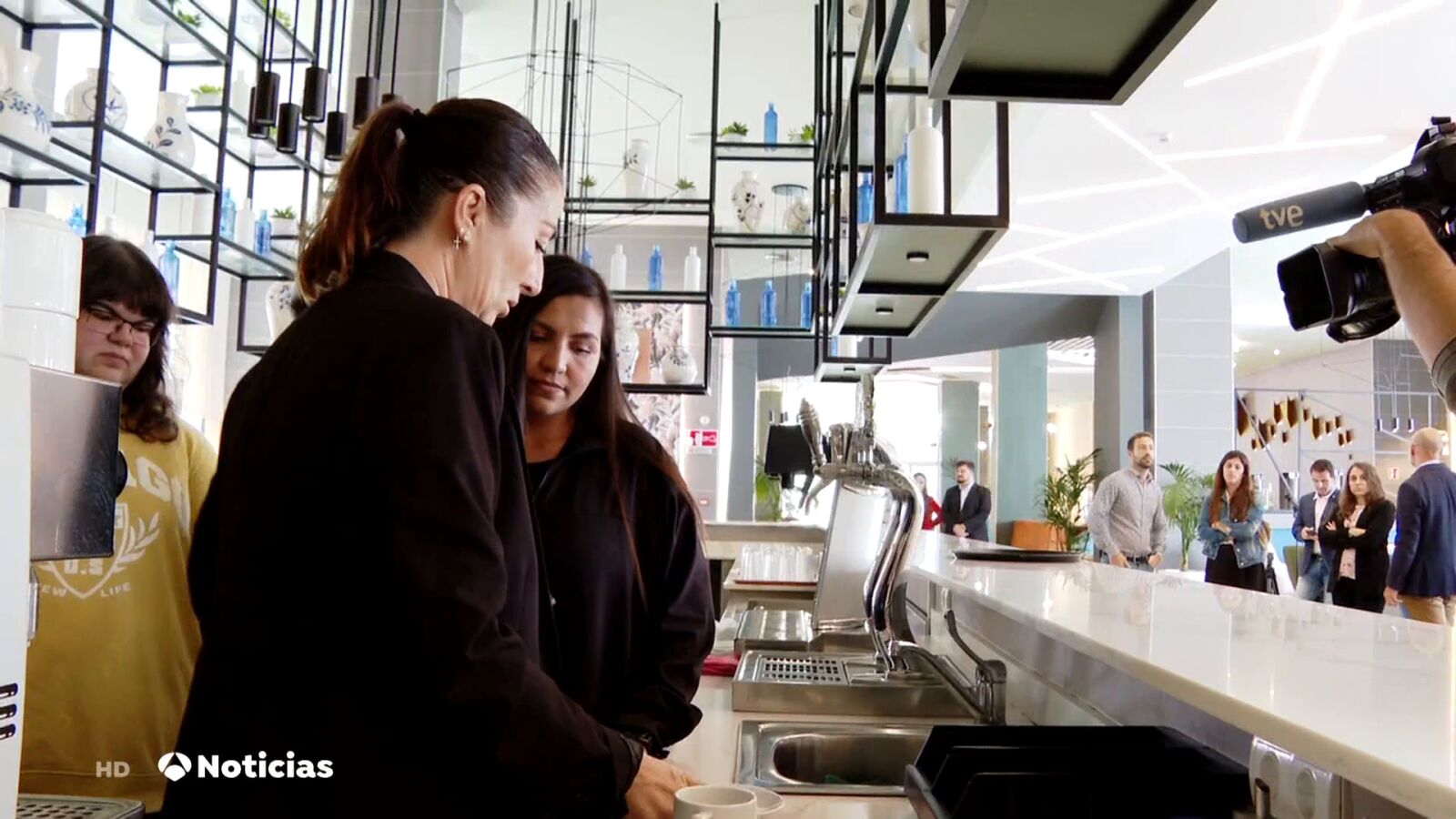 Los hoteles de Mallorca buscan a gente en paro para formarles y contratarles como camareros