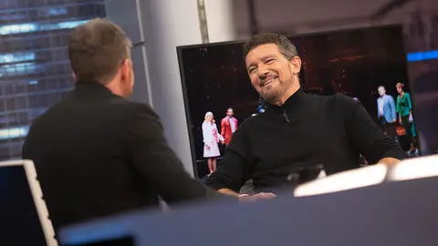 Antonio Banderas cuenta cómo es trabajar con su hija Antonio Banderas cuenta cómo es trabajar con su hija